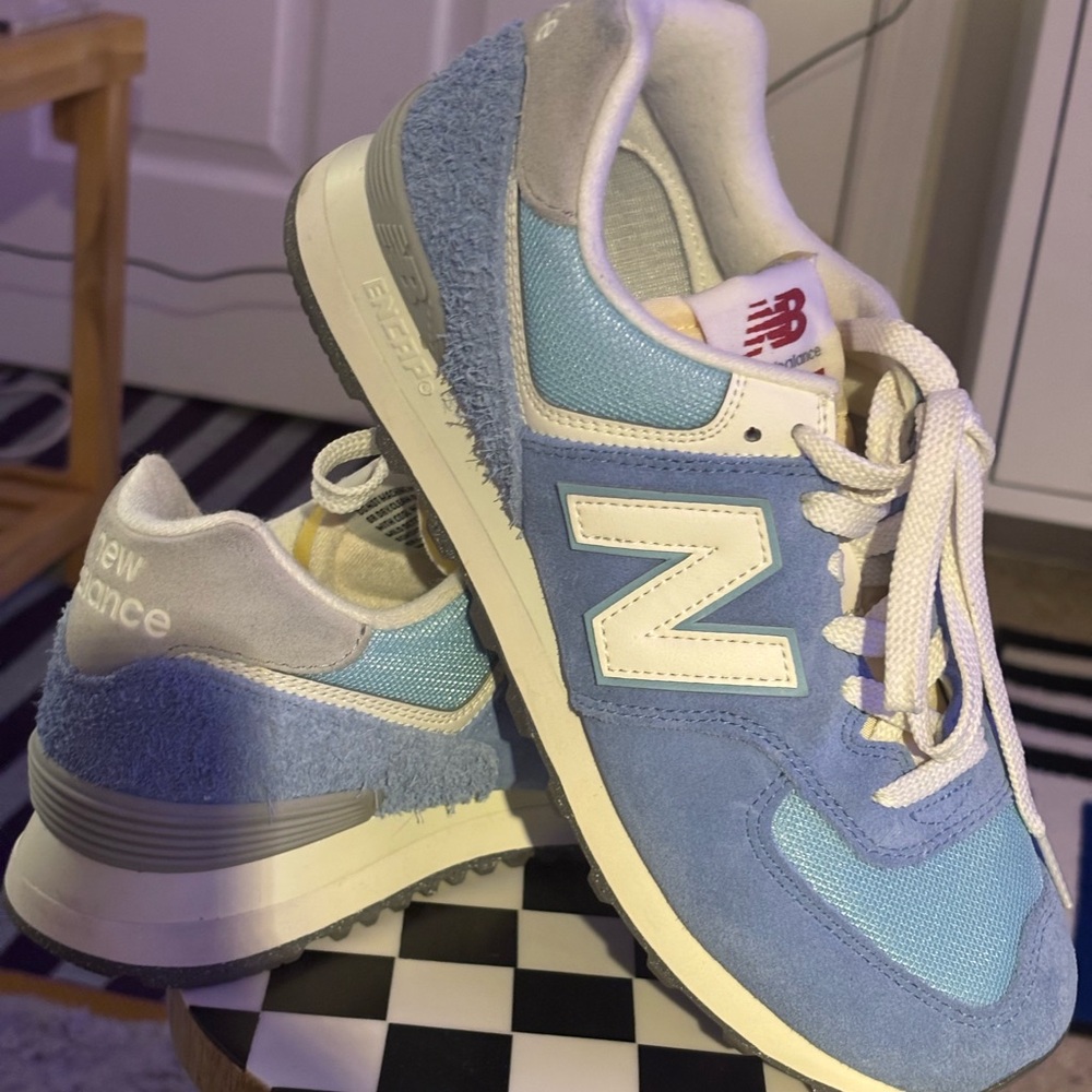 New Balance *RARE* Baby Blue Colorway - Picture 5 of 7